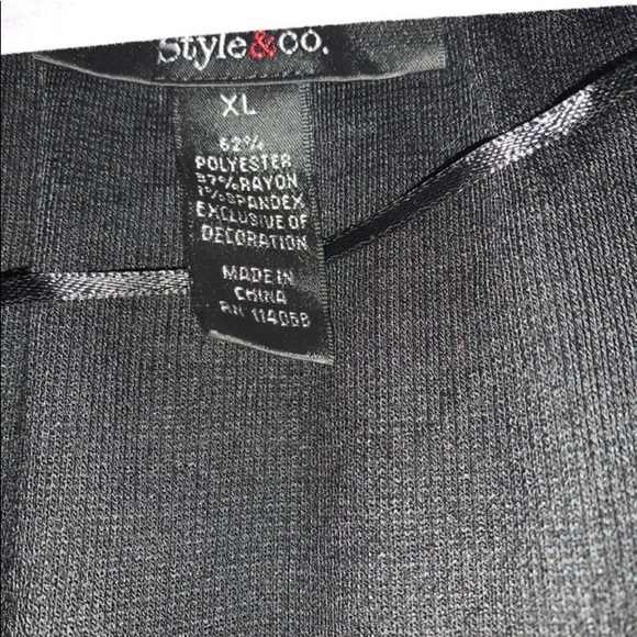 Subtle comfortable cold shoulder top - Picture 4 of 6